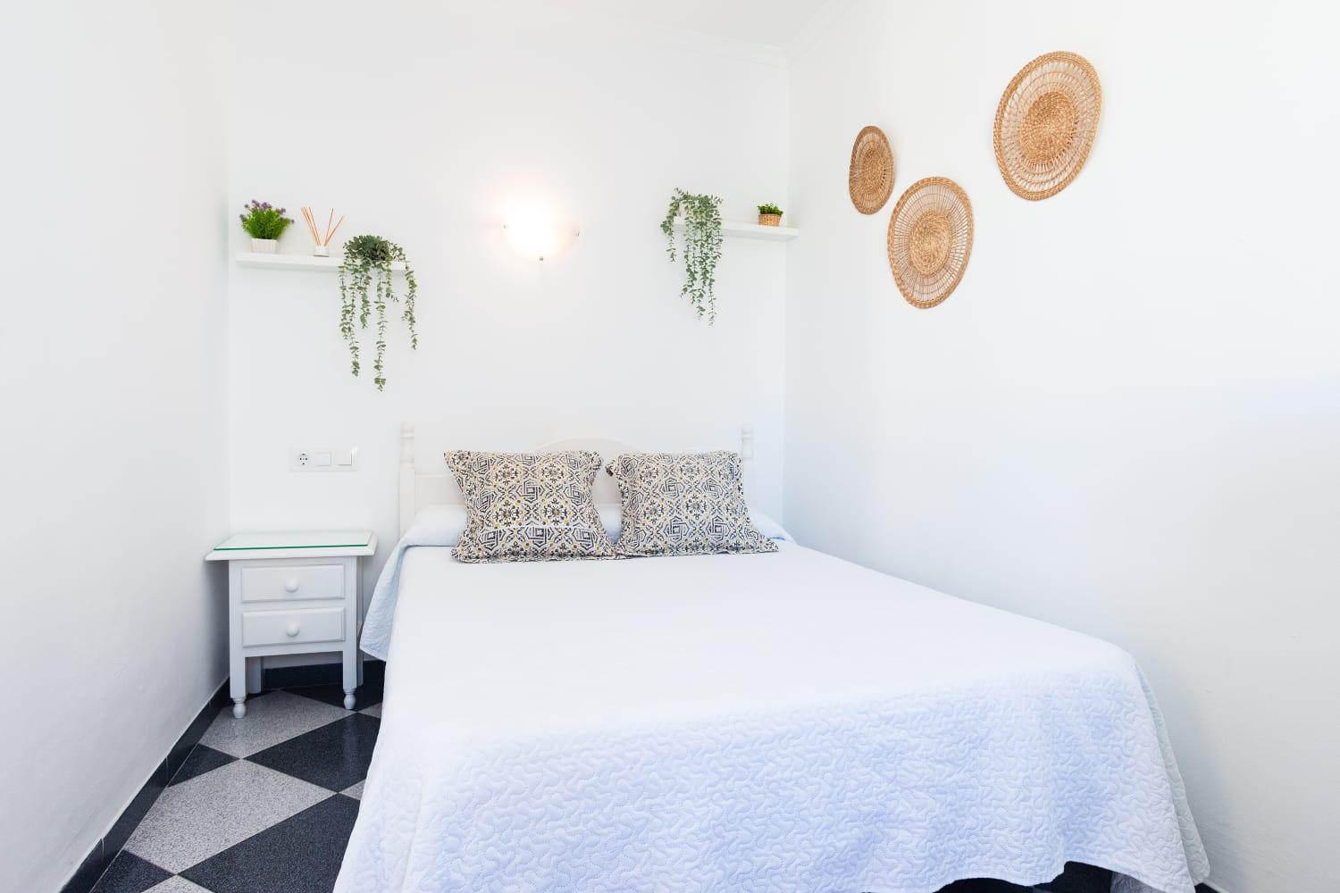 Hostal Restaurante La Giralda Рота Екстериор снимка