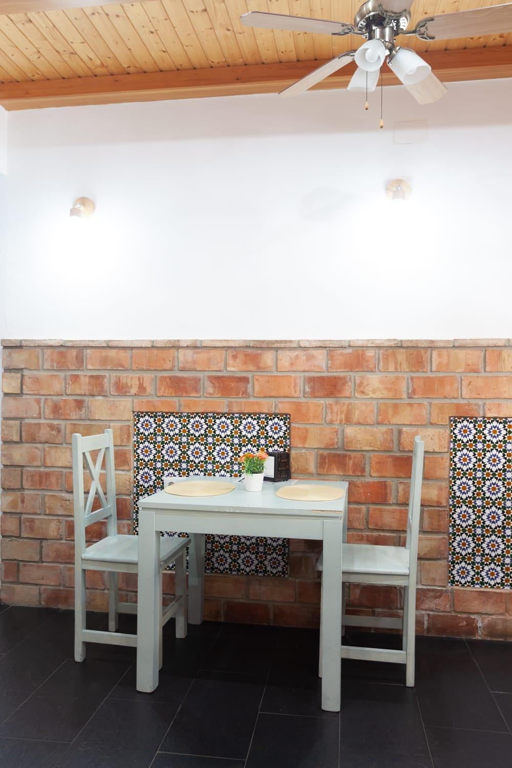 Hostal Restaurante La Giralda Рота Екстериор снимка