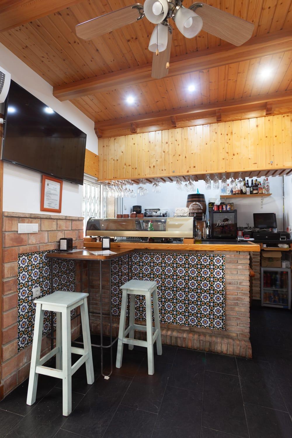 Hostal Restaurante La Giralda Рота Екстериор снимка